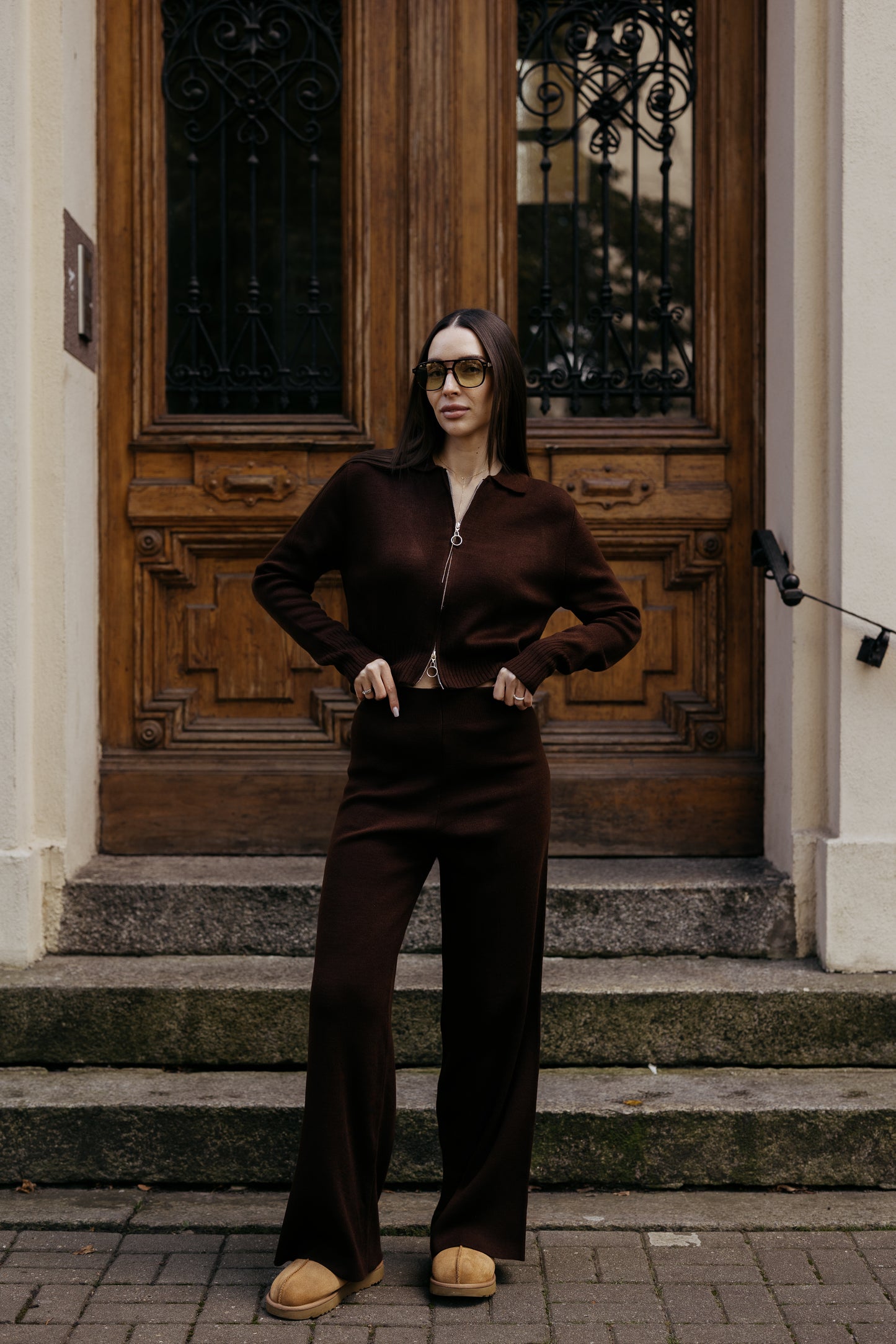 Komplet dzianinowy z zamkiem BRĄZOWY