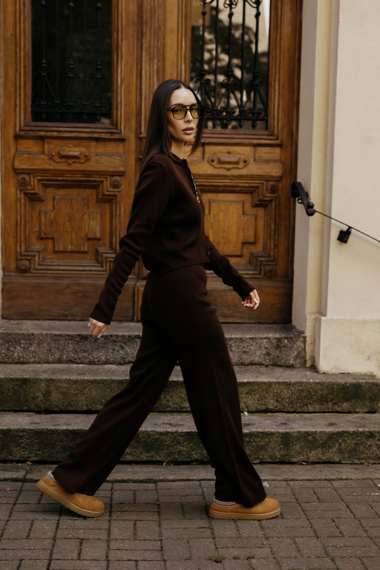 Komplet dzianinowy z zamkiem BRĄZOWY