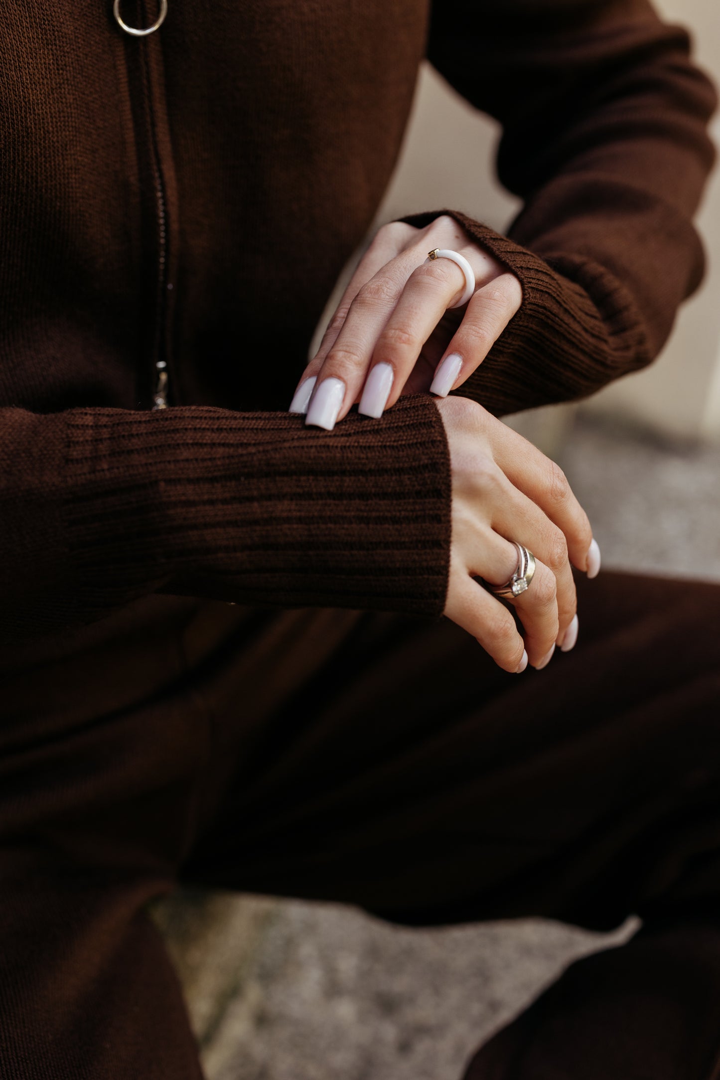 Komplet dzianinowy z zamkiem BRĄZOWY