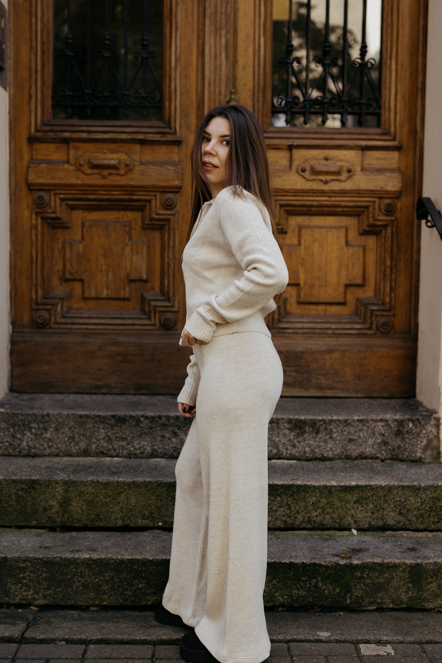 Komplet dzianinowy z zamkiem ECRU